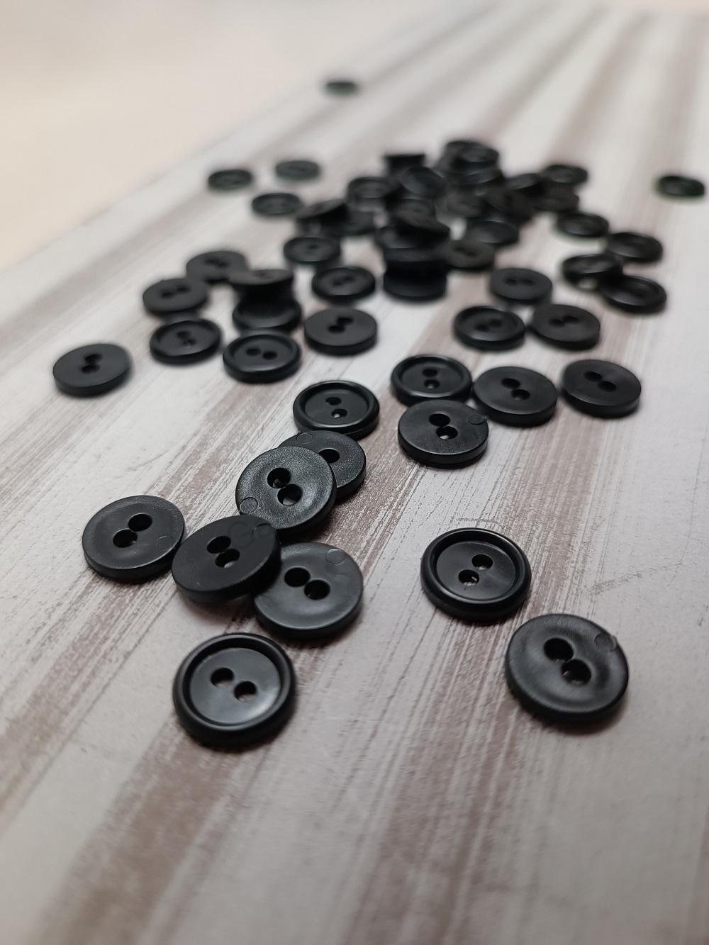 Knoflík dvoudírkový vel. 18 - 11,4 mm černá 10 ks