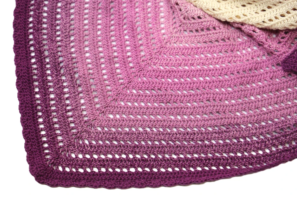 HoJa Háčkovaný šátek Flowers - smetanová, fialová