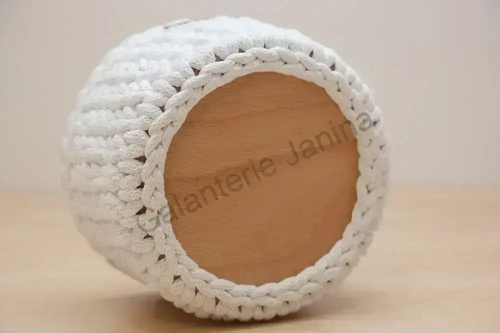 HoJa Háčkovaný košík kulatý 15 cm bílá