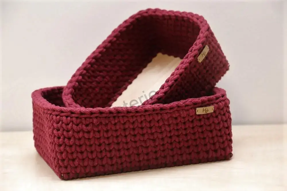 HoJa Háčkovaný košík 20x15 cm vínová