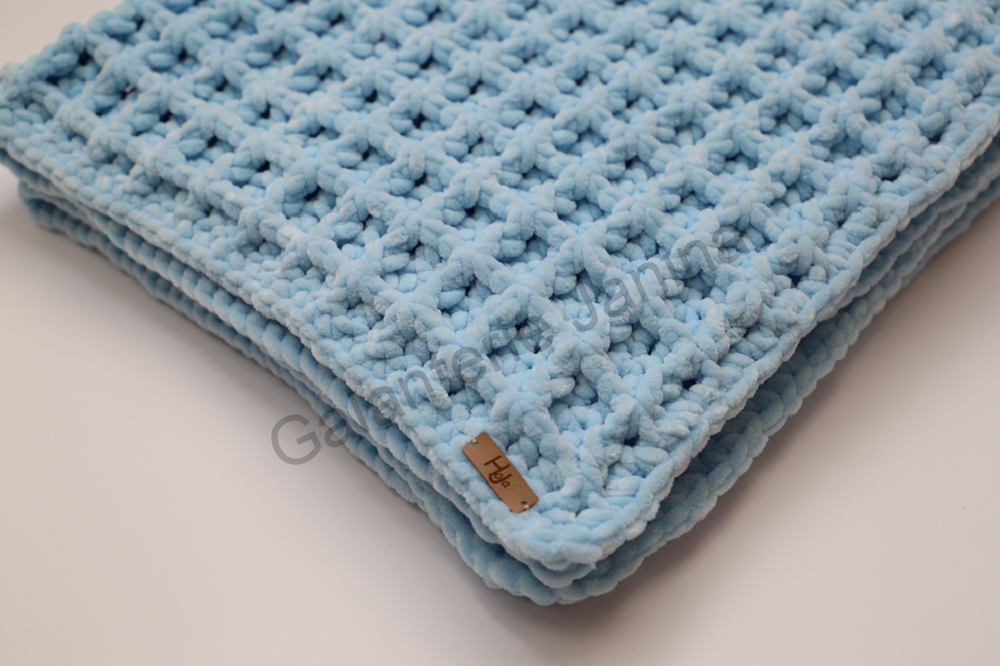 HoJa háčkovaná deka pro miminko 75x70 cm - světle modrá
