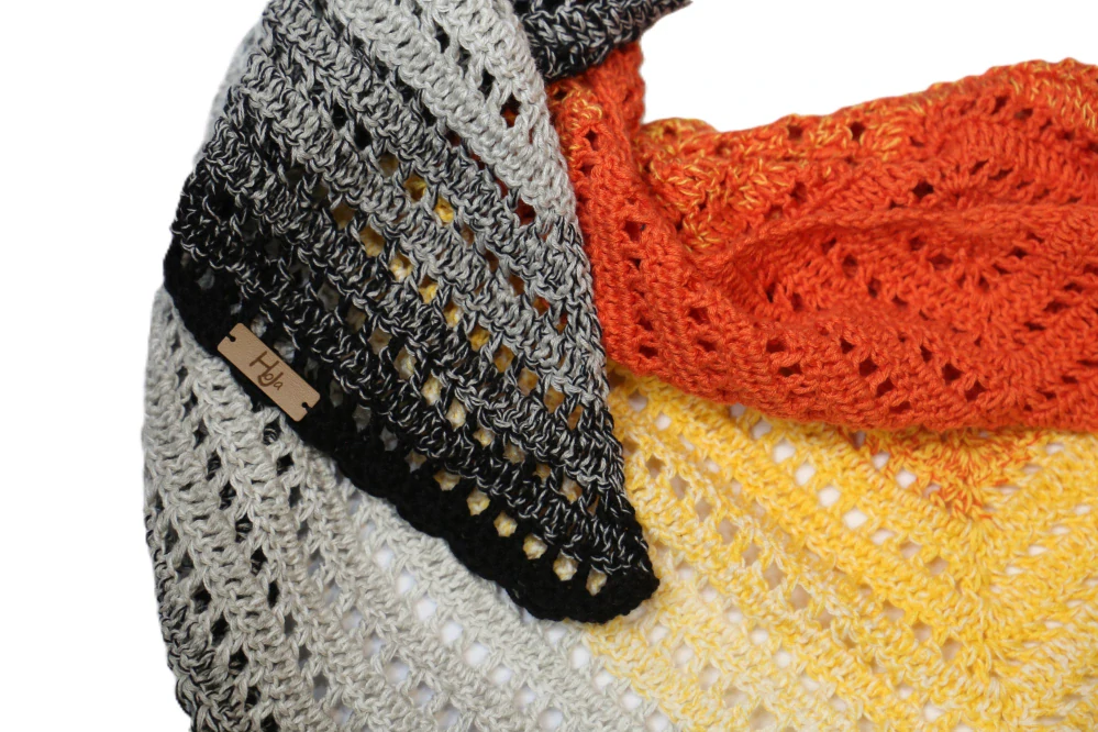 HoJa Háčkovaný šátek Flowers - cihlová, žlutá, šedá, černá
