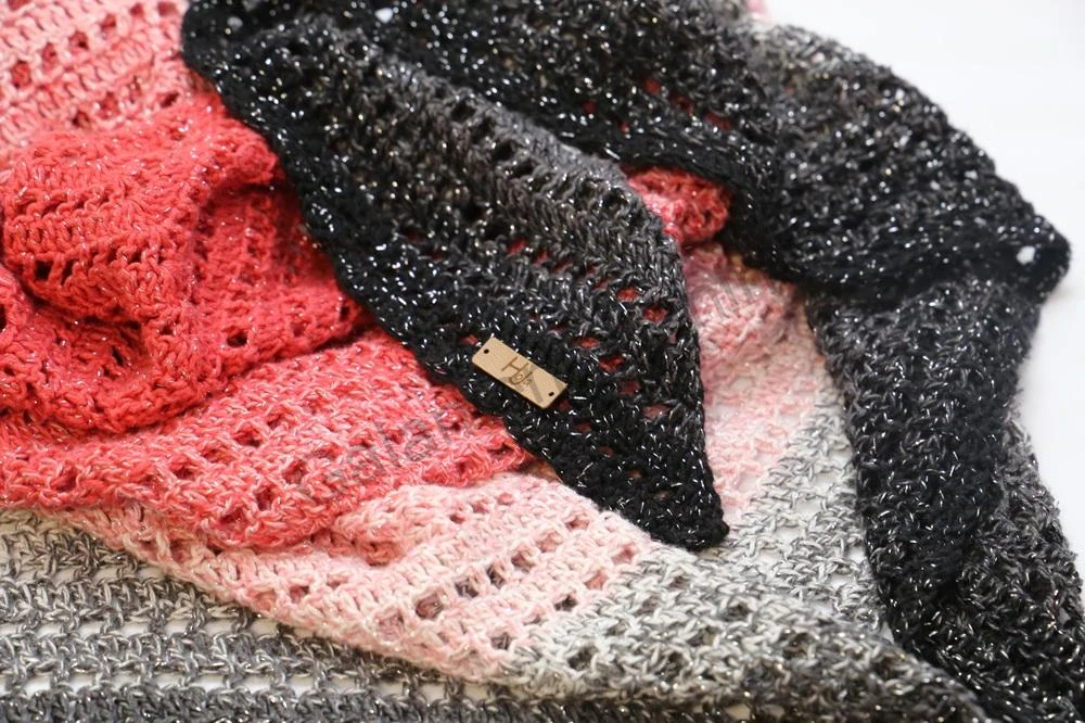 HoJa Háčkovaný šátek Moonlight - červená, bílá, černá