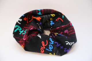 HoJa Scrunchie gumička do vlasů - úplet - Zeď plná lásky