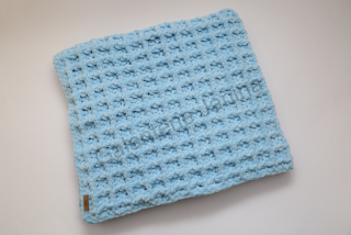 HoJa háčkovaná deka pro miminko 75x70 cm - světle modrá