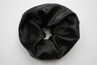 HoJa Scrunchie gumička do vlasů - satén - černá